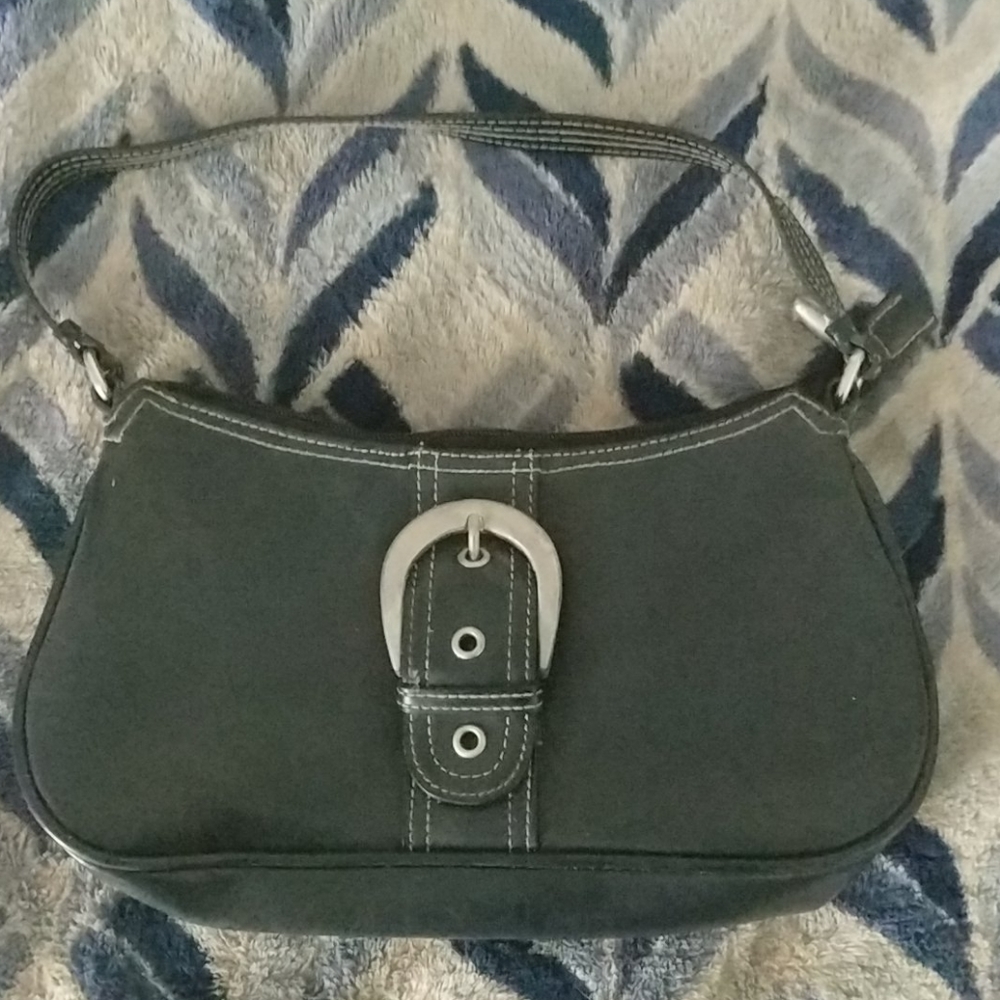 Chateau buckle handbag
